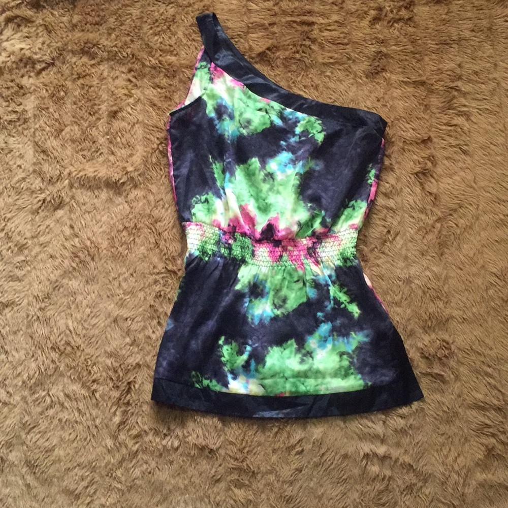 Cute One Sleeve Top